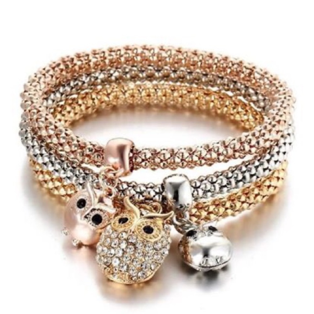 Set of  3 Stretchable Bracelets.